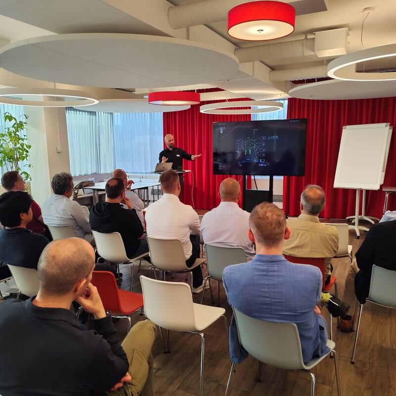Nikola Novoselec presenting an architecture session to an enterprise audience